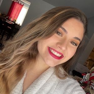 Meet your Posher, Felicia